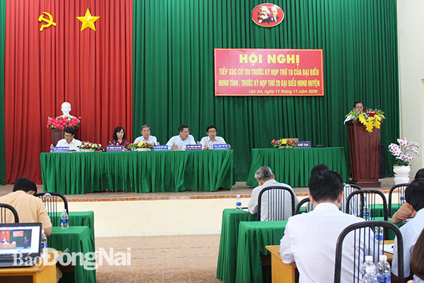 Phó chủ tịch UBND tỉnh Nguyễn Quốc Hùng dự tiếp xúc cử tri tại xã Lộc An (H.Long Thành)