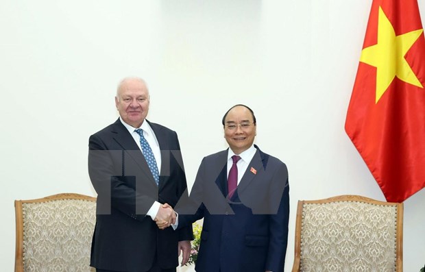 Prime Minister Nguyen Xuan Phuc (R) meets with Russia Ambassador to Vietnam Konstantin Vnukov in Hanoi on November 11. 