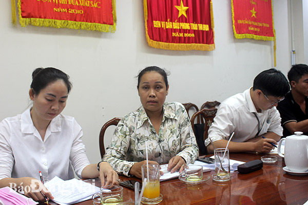 Phó giám đốc Sở VH-TTDL Nguyễn Thị Mộng Bình (giữa) phát biểu chỉ đạo tại buổi làm việc