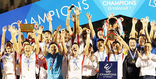 Tân vương Viettel hướng về V.League 2021