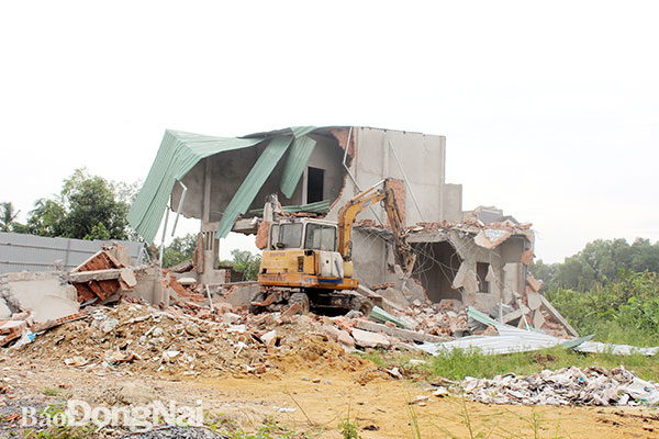 Có nên áp dụng biện pháp cắt điện, nước để xử phạt hành chính?