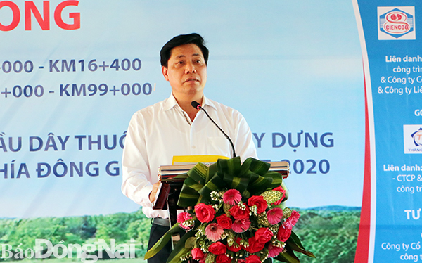 Thứ trưởng Bộ GT-VT Nguyễn Ngọc Đông phát biểu tại buổi lễ