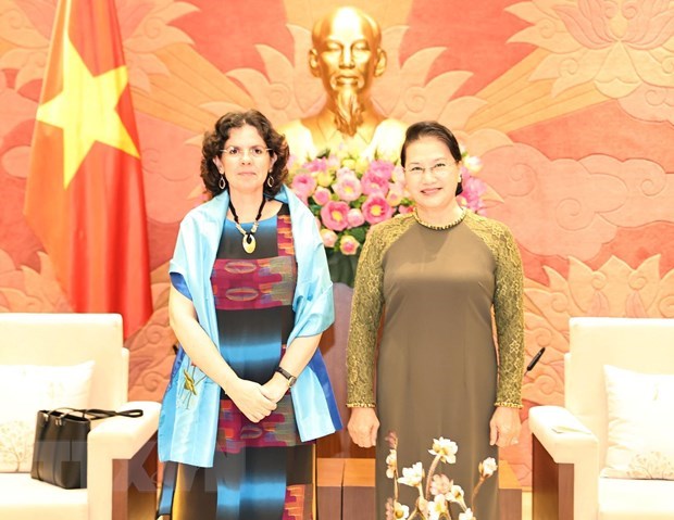 National Assembly Chairwoman Nguyen Thi Kim Ngan (right) and Cuban Ambassador Lianys Torres Rivera.