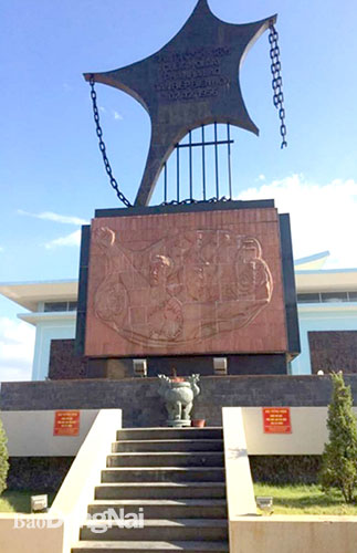 Đài tưởng niệm cuộc nổi dậy tại Nhà lao Tân Hiệp hiện nay. Ảnh: TL