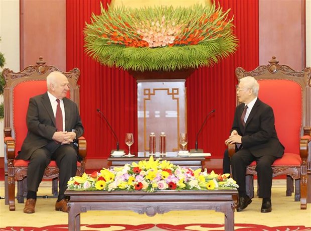 Party General Secretary and State President Nguyen Phu Trong (R) receives outgoing Russian Ambassador Konstantin Vnukov.