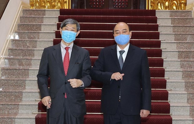 Prime Minister Nguyen Xuan Phuc (right) and JICA President Kitaoka Shinichi