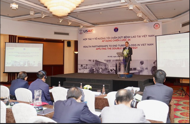 At the event (Photo courtesy of the US Embassy in Vietnam)