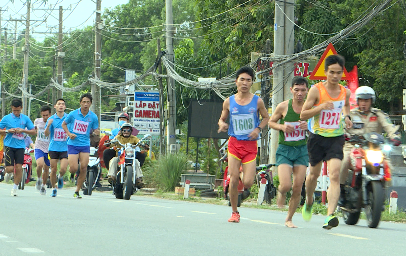 19th traditional open Chua Chan mountain marathon held
