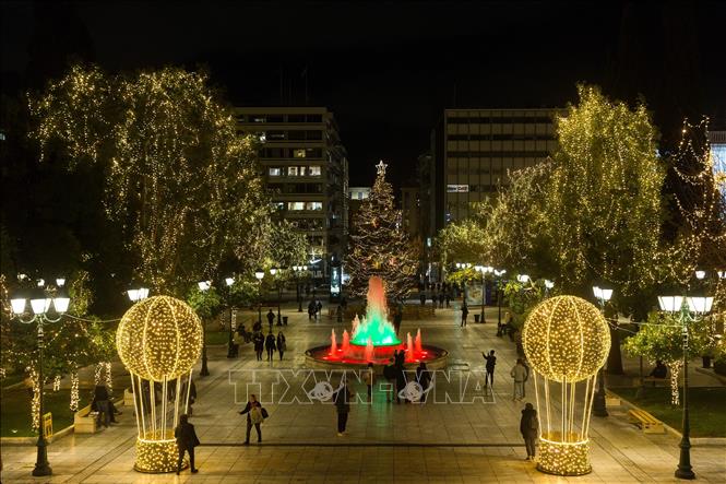 Hy Lạp tôn vinh "những chiến binh thầm lặng nơi tuyến đầu" nhân mùa Giáng sinh 2020