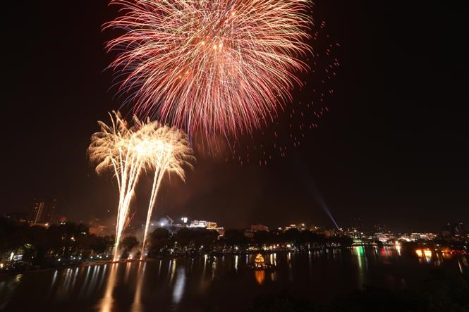 In Hanoi, fireworks display is held in three venues: Sword Lake, Thong Nhat Park and My Dinh stadium.