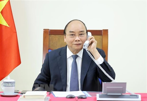 Vietnamese Prime Minister Nguyen Xuan Phuc holds phone talks with his Singaporean counterpart Lee Hsien Long