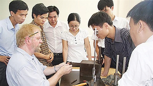 A foreign worker in Vietnam__Photo: Internet