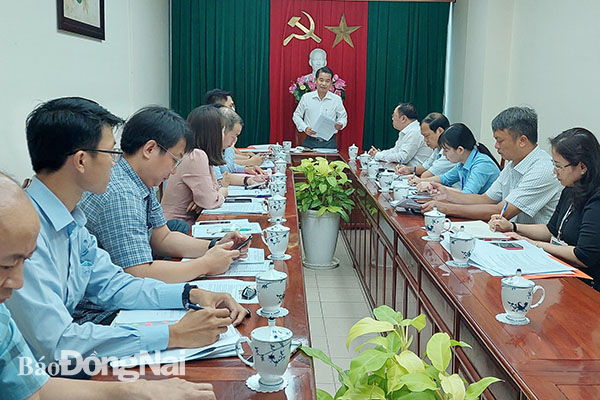 Phó chủ tịch UBND tỉnh Thái Bảo phát biểu kết luận tại cuộc họp.