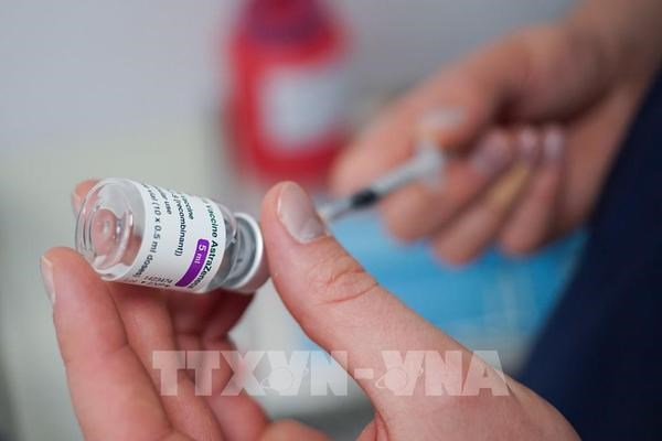 By April 6, a total of 19 cities and provinces had rolled out the vaccinations, administering the AstraZeneca vaccine to 53,953 people (Photo: VNA)