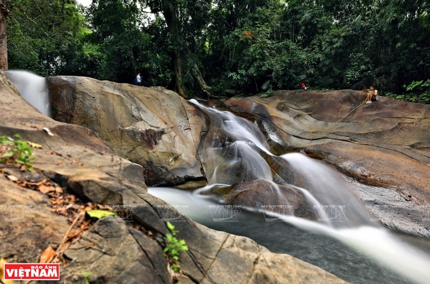 Granite waterfall (Truot waterfall) inside Ta Dung National Park boasts an eye-catching scenery.