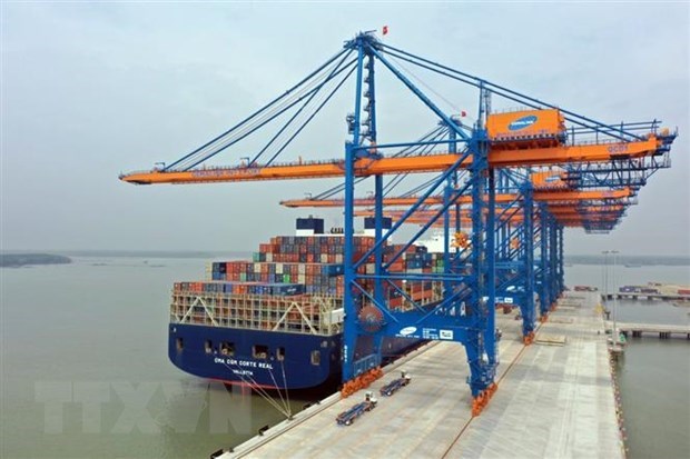 A container ship docks at a terminal in Ba Ria - Vung Tau province (Photo: VNA)