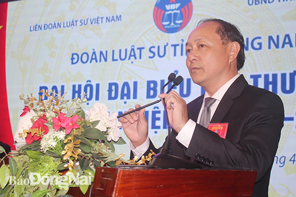  Luật sư Lê Quang Y,  Phó Chủ nhiệm Đoàn Luật sư tỉnh nhệm kỳ 8 (2019 -2024)  giữ chức Chủ nhiệm Đoàn Luật sư tỉnh nhiệm kỳ 8 (2019 -2024).