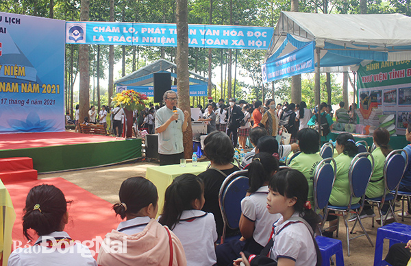 Nhà văn Nguyễn Thái Hải giao lưu với bạn đọc tại TP.Long Khánh