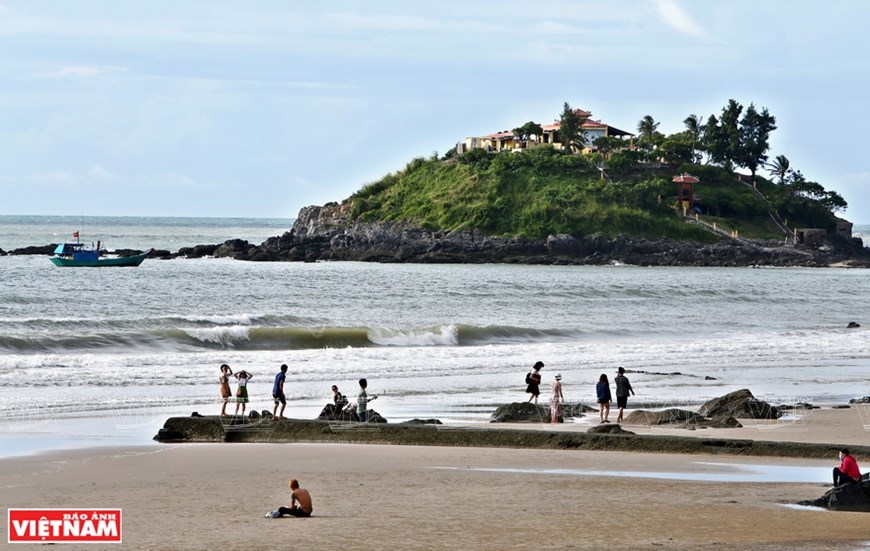 Nghinh Phong cape is the longest cape in the south of Vung Tau. 