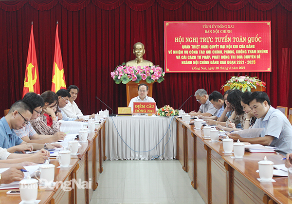 Phó bí thư Tỉnh ủy Quản Minh Cường chủ trì hội nghị tại điểm cầu Đồng Nai.