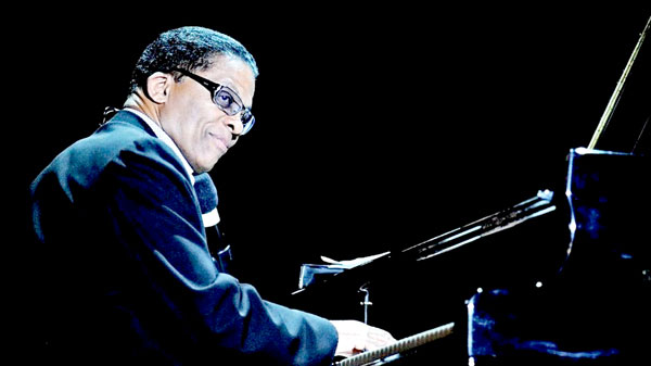 Nhạc sĩ piano huyền thoại Herbie Hancock tròn 80 tuổi vào ngày 12-4-2020. Nguồn: thenationalnews.com