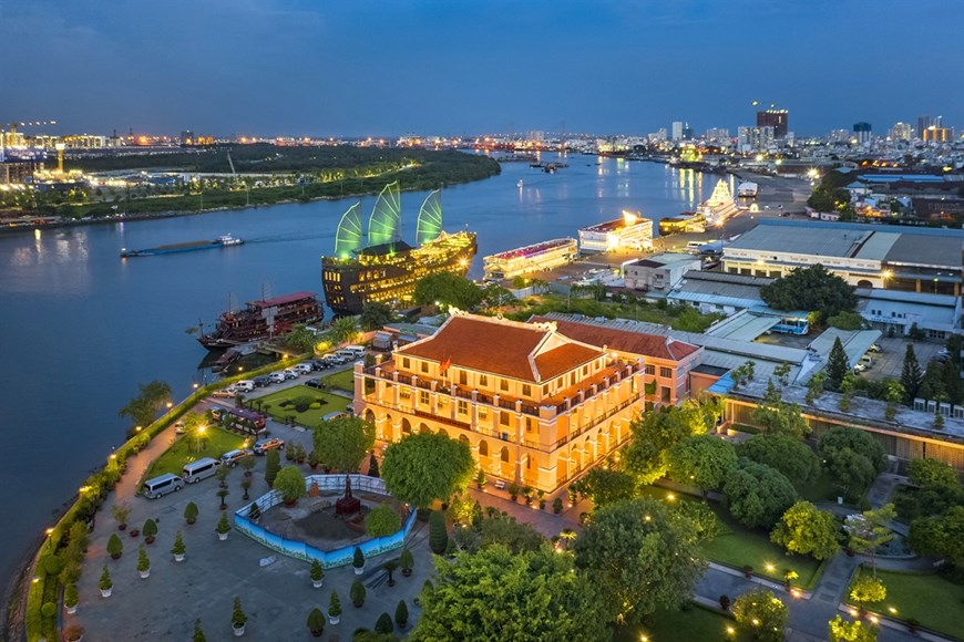 Nha Rong Wharf, originally a major trading port in the South, was built in 1864 on the Saigon River. Nha Rong Wharf is where President Ho Chi Minh set off to find a way to save the country. Today, Nha Rong Wharf is a tourist attraction. 