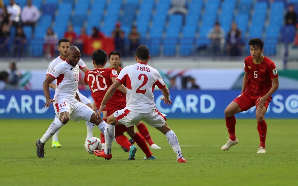 Vietnam trounce Jordan to cruise into Asian Cup 2019 quarter-finals. (Photo; Thanh Luong)