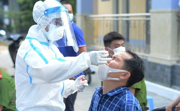 COVID-19 testing in Vietnam (Photo: VNA)