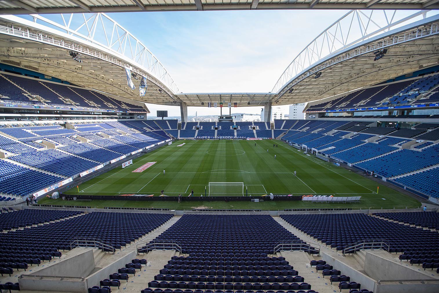 Sân Estadio do Dragao, nơi tổ chức trận chung kết Champions League. Ảnh: AFP