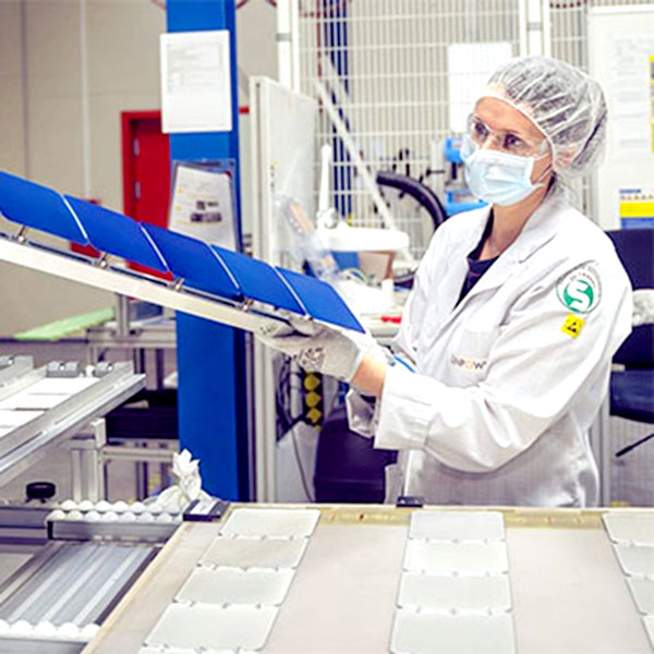 Pin năng lượng mặt trời dán mái nhà