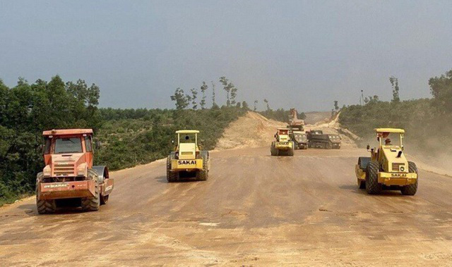 Phó Thủ tướng Lê Văn Thành yêu cầu đẩy nhanh tiến độ GPMB, xử lý vướng mắc trong thực hiện cao tốc Bắc – Nam phía Đông. Ảnh minh họa.