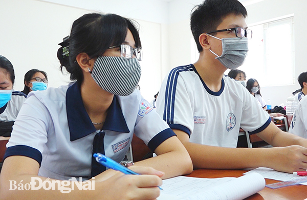 Học sinh Trường THPT Chu Văn An (TP.Biên Hòa) trong giờ học