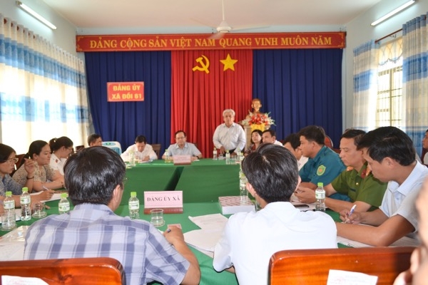Phó bí thư Tỉnh ủy Quản Minh Cường và các ban Đảng Tỉnh ủy dự sinh hoạt cấp ủy định kỳ tháng 3-2021 của Đảng ủy xã Đồi 61 (H.Trảng Bom).