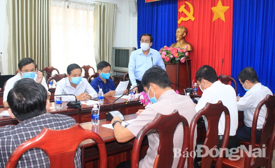  Phó chủ tịch UBDN TP.Biên Hòa Nguyễn Duy Tân phát biểu tại cuộc họp.