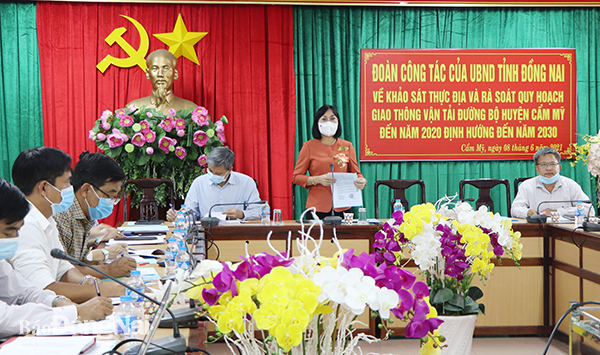 Phó chủ tịch UBND tỉnh Nguyễn Thị Hoàng làm việc tại H.Cẩm Mỹ.