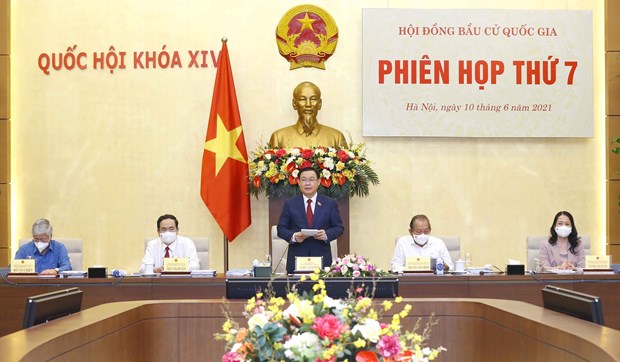 Chairman of the National Assembly Vuong Dinh Hue chairs National Election Council's seventh meeting.