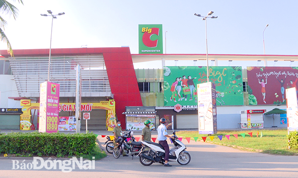 Chốt cách ly tại khu vực các cổng ra – vào của siêu thị Big C Đồng Nai