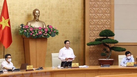 PM Pham Minh Chinh chairs the online meeting with leaders of eight southern localities (Photo: VNA)