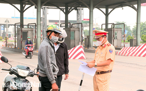 Phạt 15 triệu đồng đối với phòng khám trả kết quả xét nghiệm COVID-19 không đúng với ngày lấy mẫu