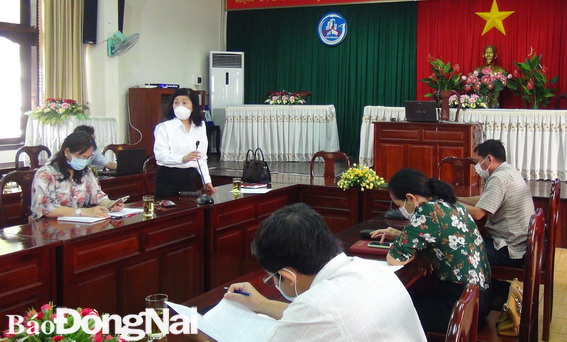 Chủ tịch UBND huyện Trảng Bom Vũ Thị Minh Châu phát biểu chỉ đạo hội nghị