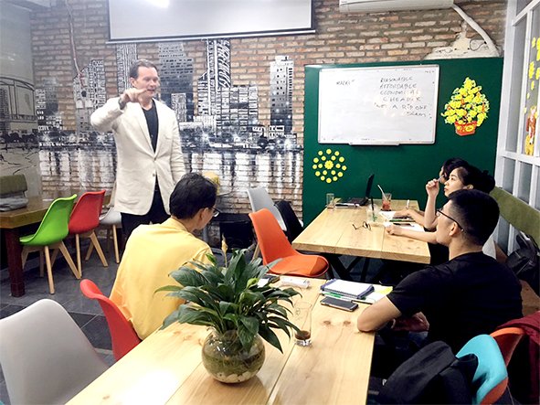 Nhiếp ảnh gia, giáo viên tiếng Anh người Australia Dave MacMillan: ''Tôi yêu đất nước, con người và muốn sống lâu dài ở Việt Nam''