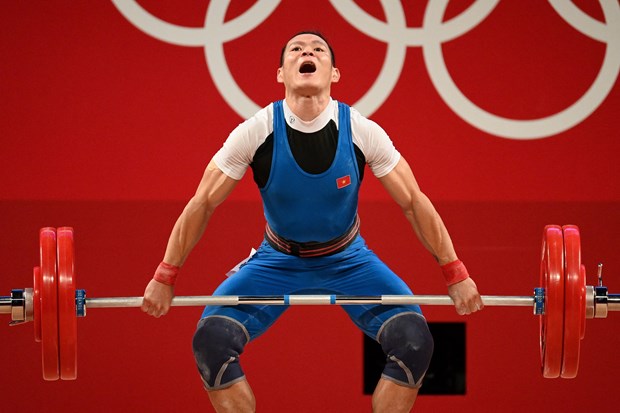 Olympic Tokyo 2020: weightlifter Thach Kim Tuan's medal hope fades