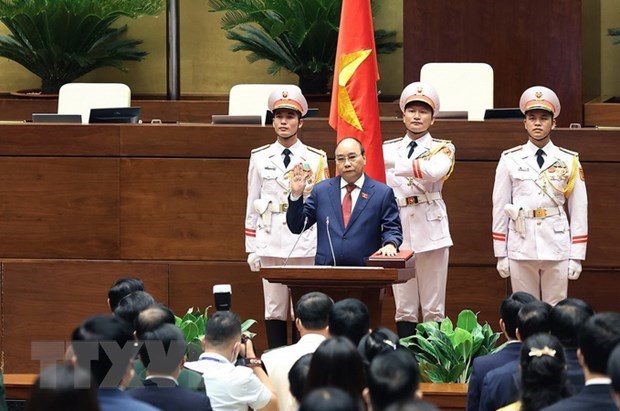 State President Nguyen Xuan Phuc takes oath at swearing-in ceremony.