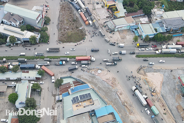 Đường vành đai 3 hiện mới chỉ có đoạn Tân Vạn - Bình Chuẩn dài 16,3km được tỉnh Bình Dương đầu tư xây dựng hoàn thành và đưa vào khai thác. Ảnh: T.Tùng