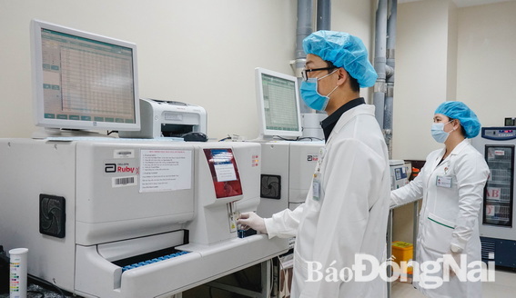 Xét nghiệm khẳng định SARS-CoV-2 tại Bệnh viện Quốc tế Hoàn Mỹ Đồng Nai