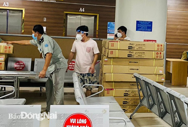 Công ty hữu hạn Kim loại Shengbang ở Khu công nghiệp Sông Mây (H.Trảng Bom) trao 70 giường bệnh tự động cho Bệnh viện Đa khoa Thống Nhất