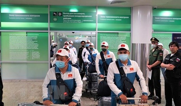 A delegation of the Vietnam People’s Army arrives in Russia (Photo: VNA)