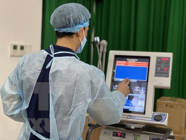 A flight of Vietjet Air transporting 200 ventilators from Germany landed in Ho Chi Minh City’s Tan Son Nhat International Airport on August 13 to help hospitals in COVID-19 hotspots fight the COVID-19 pandemic.