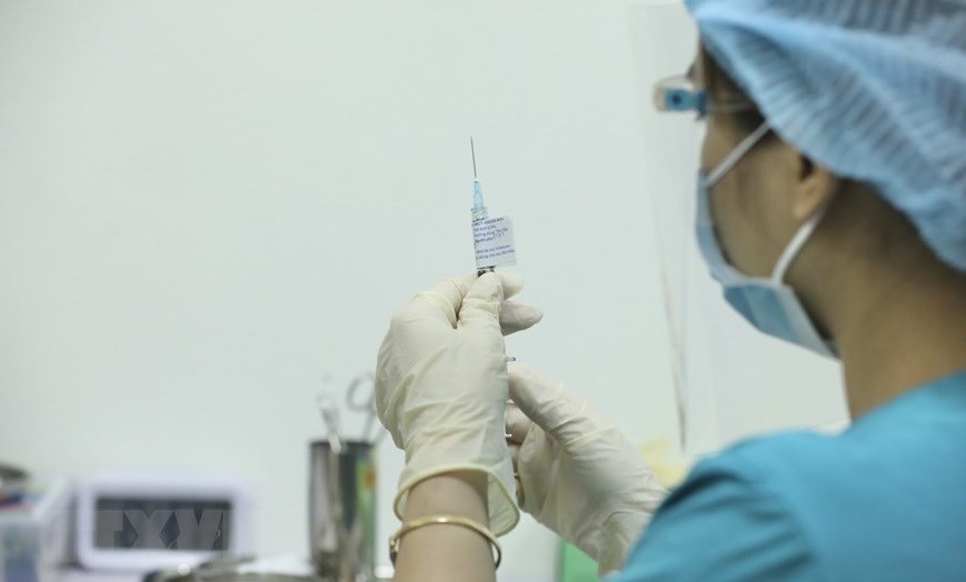 The Hanoi Medical University starts the first phase of clinical trials of COVID-19 vaccine ARCT-154, a self-amplifying mRNA vaccine, with the participation of 100 volunteers from Hanoi.