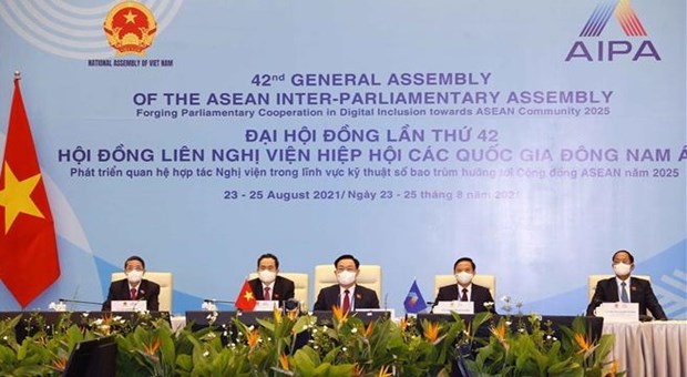 National Assembly Chairman Vuong Dinh Hue and other delegates of Vietnam attends the AIPA-42 opening ceremony via videoconference on August 23 morning.